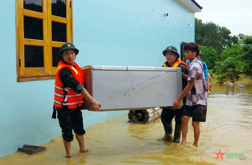 Giúp dân khắc phục hậu quả sạt lở đất tại Thái Nguyên